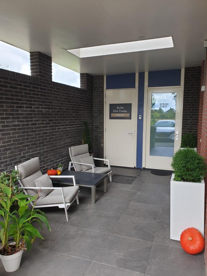 Elvis Presley Private Studio With Kitchen And Airconditioning 고스 외부 사진